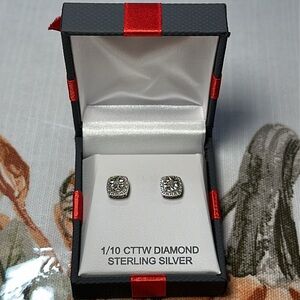NWT diamond sterling silver square stud earrings with gift box